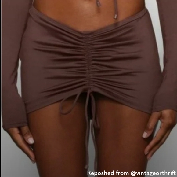 Skims Swim Rouched Mini Skirt - Picture 4 of 6